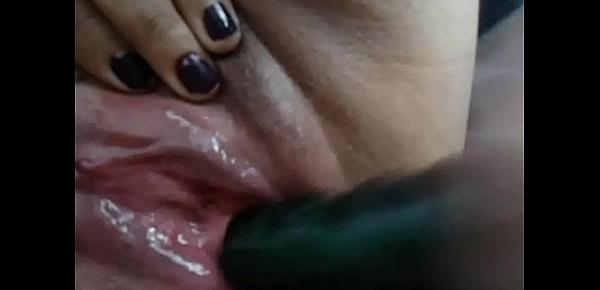  SQUIRTING WHIT DILDO